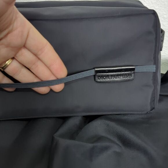 💯 Dior Parfums NWOT VIP Unisex Travel Toiletry Bag in Black Nylon. - Picture 6 of 7